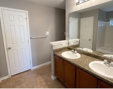 220 Adriana Ln - Photo Thumbnail 5