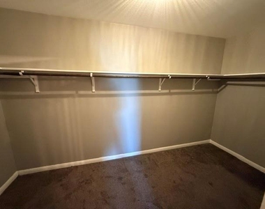 220 Adriana Ln - Photo Thumbnail 14