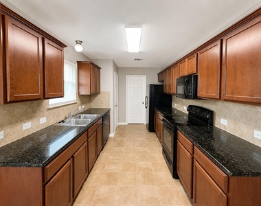220 Adriana Ln - Photo Thumbnail 3