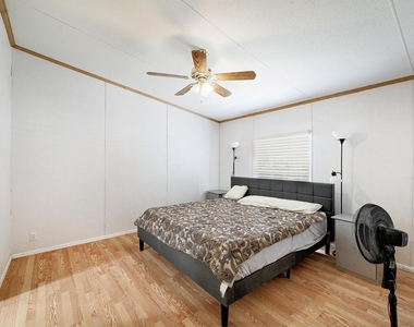 7807 Williamson Creek Dr - Photo Thumbnail 7