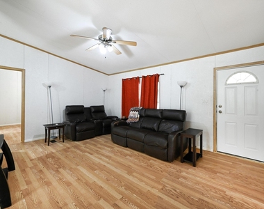 7807 Williamson Creek Dr - Photo Thumbnail 2