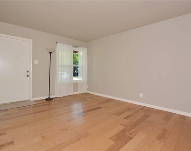 1408 Broadmoor Dr - Photo Thumbnail 2