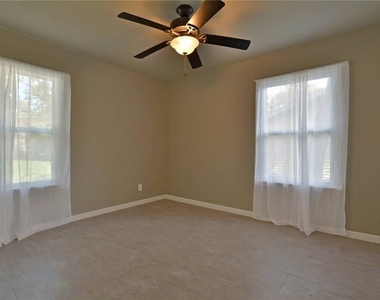 1408 Broadmoor Dr - Photo Thumbnail 8