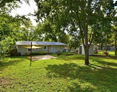 1408 Broadmoor Dr - Photo Thumbnail 13