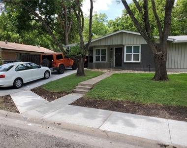 1408 Broadmoor Dr - Photo Thumbnail 15