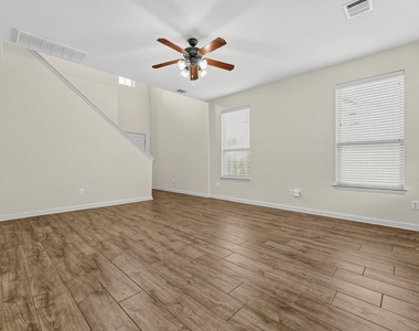 2410 Great Oaks Dr - Photo Thumbnail 22