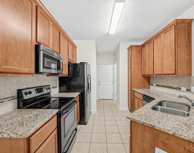 2410 Great Oaks Dr - Photo Thumbnail 10