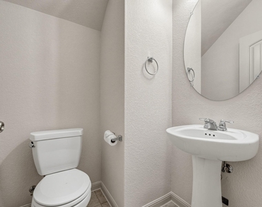 2410 Great Oaks Dr - Photo Thumbnail 19
