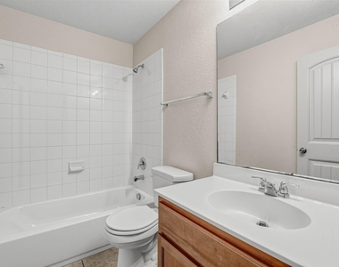 2410 Great Oaks Dr - Photo Thumbnail 20
