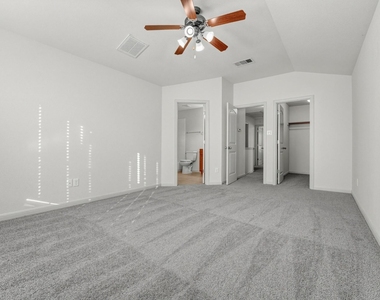 2410 Great Oaks Dr - Photo Thumbnail 17