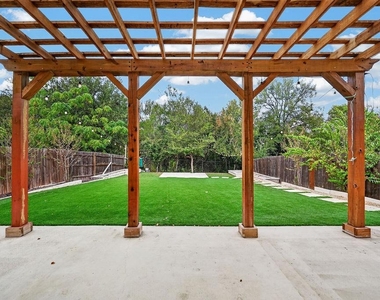 9420 Southwick Dr - Photo Thumbnail 25