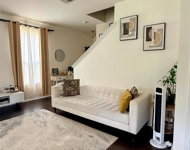 9420 Southwick Dr - Photo Thumbnail 3