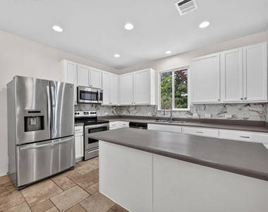 9420 Southwick Dr - Photo Thumbnail 12
