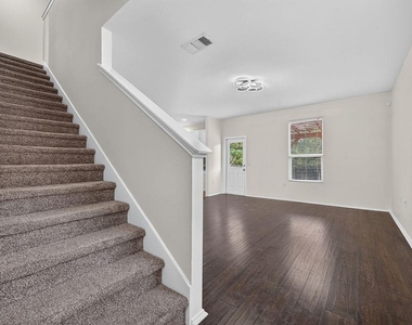 9420 Southwick Dr - Photo Thumbnail 6