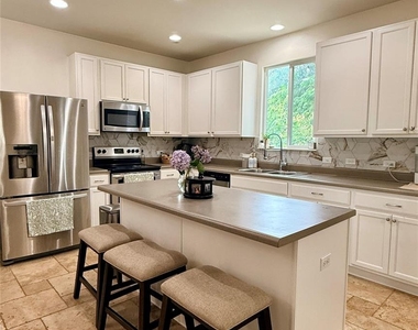 9420 Southwick Dr - Photo Thumbnail 6