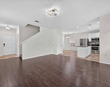9420 Southwick Dr - Photo Thumbnail 4