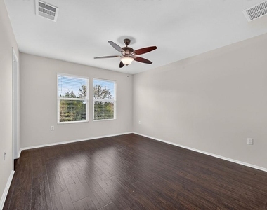 9420 Southwick Dr - Photo Thumbnail 20