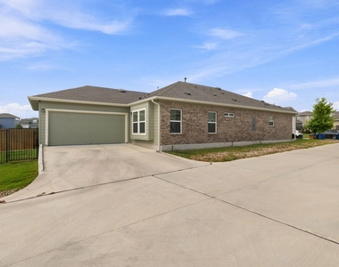 9207 Looksee Ln - Photo Thumbnail 27