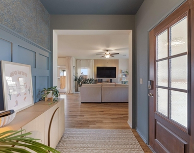 9207 Looksee Ln - Photo Thumbnail 3