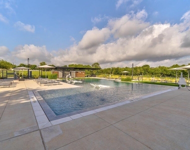 9207 Looksee Ln - Photo Thumbnail 33
