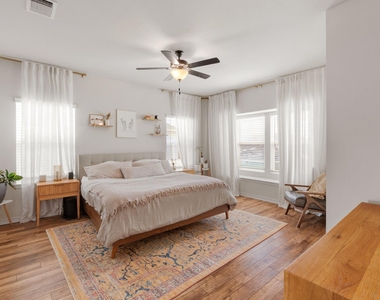 9207 Looksee Ln - Photo Thumbnail 15