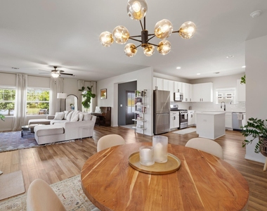 9207 Looksee Ln - Photo Thumbnail 10