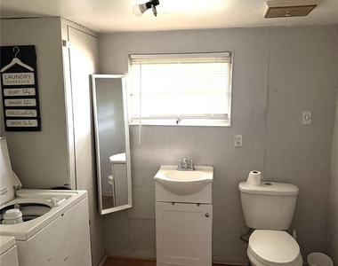 621 S Commerce St - Photo Thumbnail 7