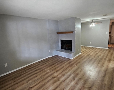 1320 Southport Dr - Photo Thumbnail 1