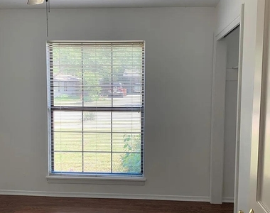 5702 Fairlane Dr - Photo Thumbnail 15