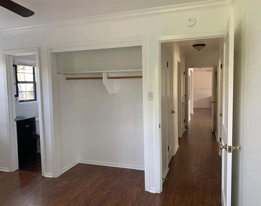 5702 Fairlane Dr - Photo Thumbnail 16
