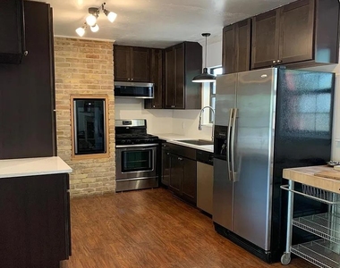 5702 Fairlane Dr - Photo Thumbnail 3