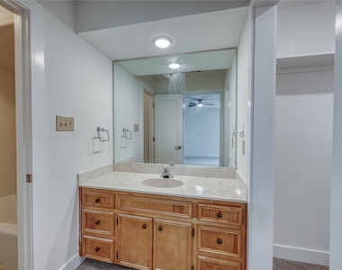 901 Cheyenne - Photo Thumbnail 9