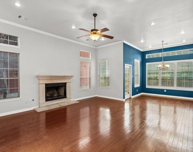 6704 Menchaca Rd - Photo Thumbnail 2