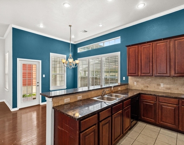 6704 Menchaca Rd - Photo Thumbnail 6