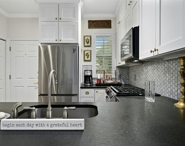 112 Ranier Ln - Photo Thumbnail 12