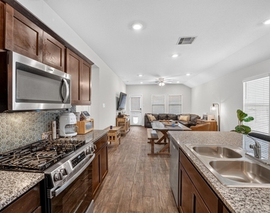 196 Harvest Creek Dr - Photo Thumbnail 8
