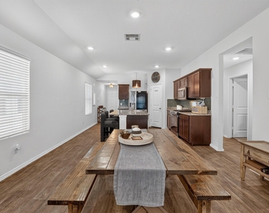 196 Harvest Creek Dr - Photo Thumbnail 12