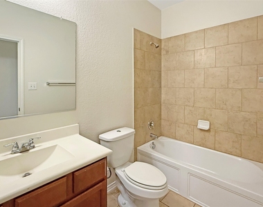 437 Travertine Trl - Photo Thumbnail 16