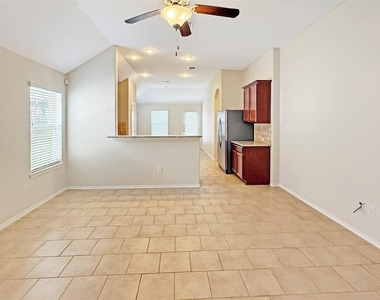 437 Travertine Trl - Photo Thumbnail 4