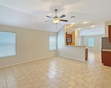 437 Travertine Trl - Photo Thumbnail 2