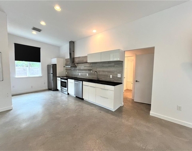 2103 E 14th St - Photo Thumbnail 3