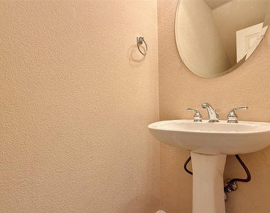 16212 Double Eagle Dr - Photo Thumbnail 26