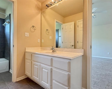 16212 Double Eagle Dr - Photo Thumbnail 27