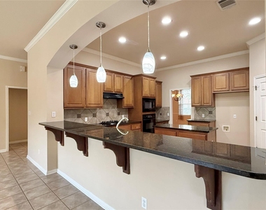 16212 Double Eagle Dr - Photo Thumbnail 5