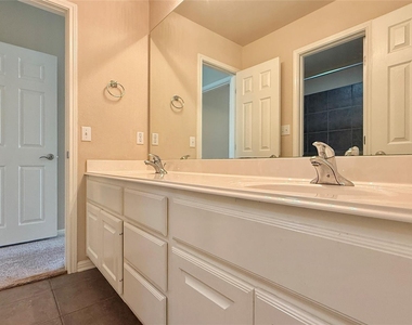 16212 Double Eagle Dr - Photo Thumbnail 25