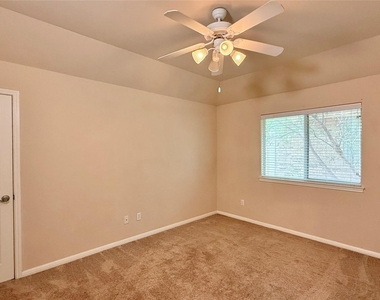 16212 Double Eagle Dr - Photo Thumbnail 23