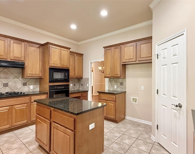 16212 Double Eagle Dr - Photo Thumbnail 8