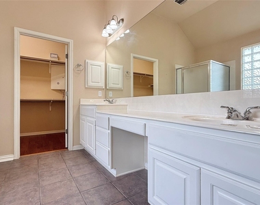 16212 Double Eagle Dr - Photo Thumbnail 24