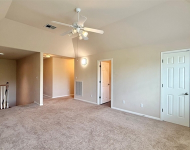 16212 Double Eagle Dr - Photo Thumbnail 15