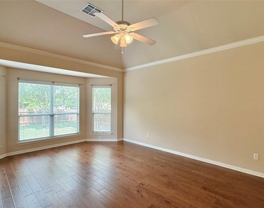 16212 Double Eagle Dr - Photo Thumbnail 13